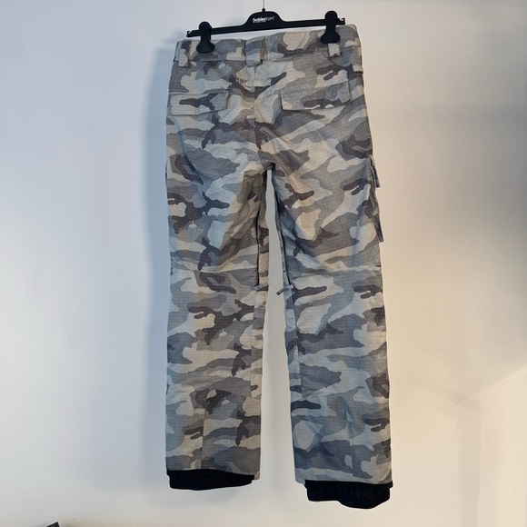 686 Men’s Infinity Insulated Cargo Pant (ski/snowboard/snow) - Picture 2 of 5